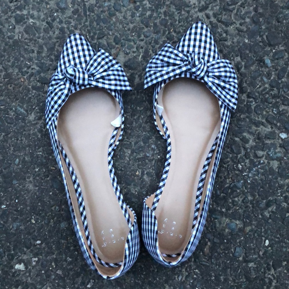 White and Black Flats